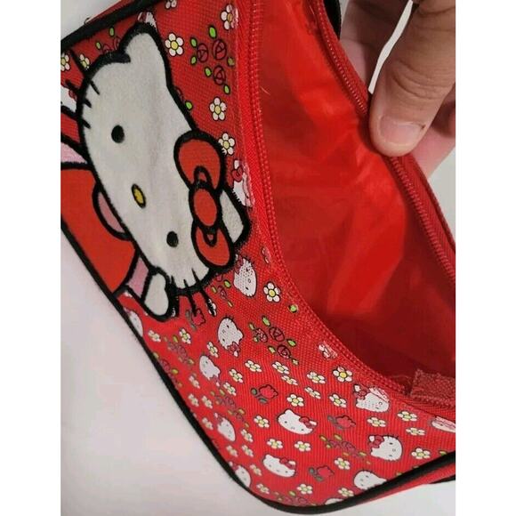 Hello Kitty Sanrio Red Handbag Purse Zip Closure - Picture 5 of 9